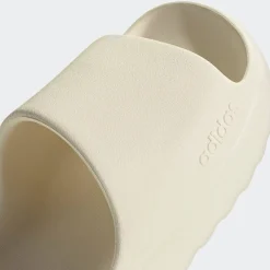 Adilette Lumia