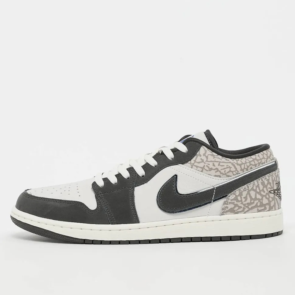 Air Jordan 1 Low SE V2