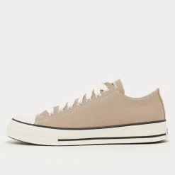 Chuck Taylor Throwback