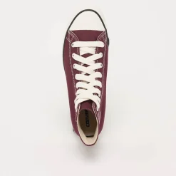 Chuck Taylor Throwback