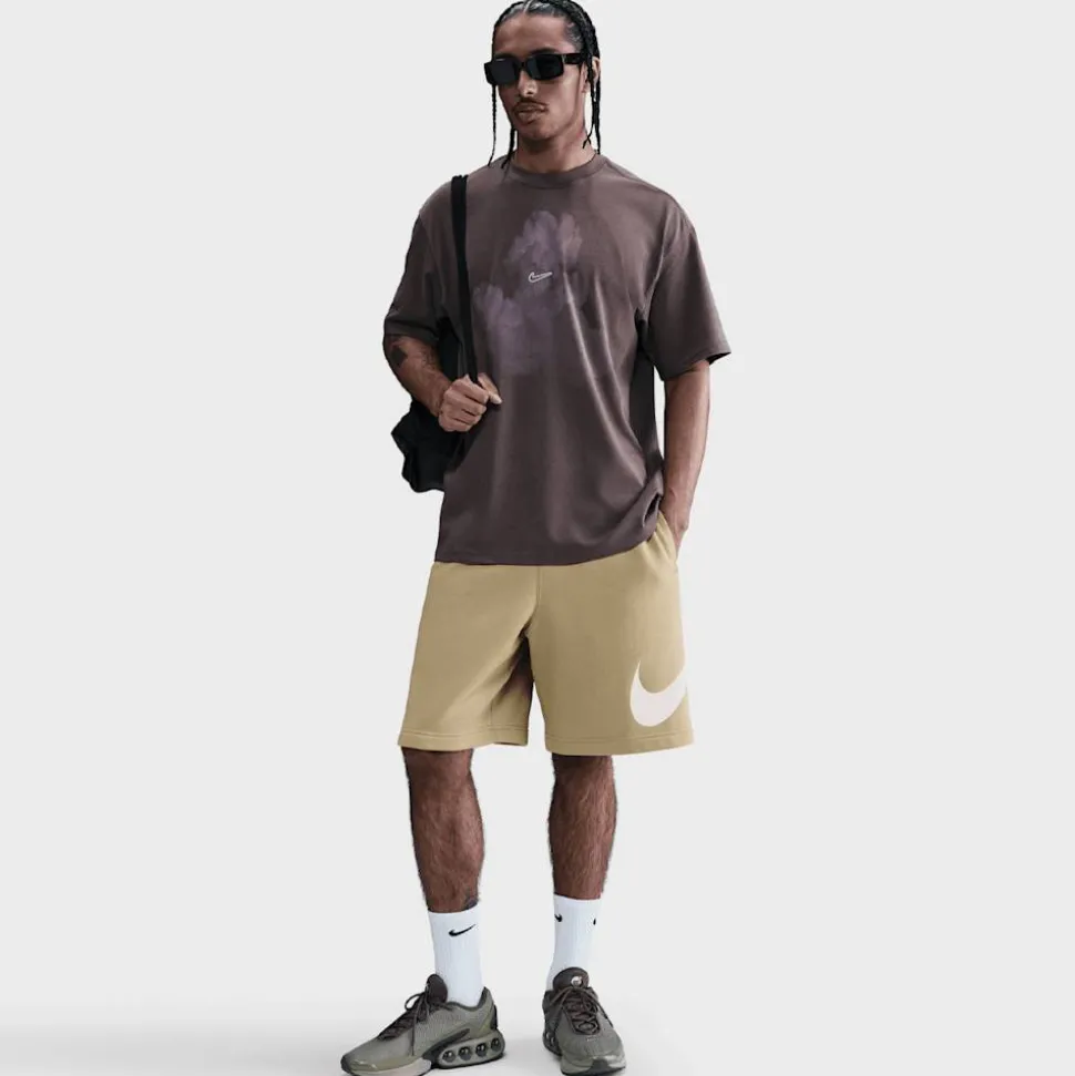 Club Graphic Short