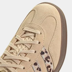 Gazelle Indoor