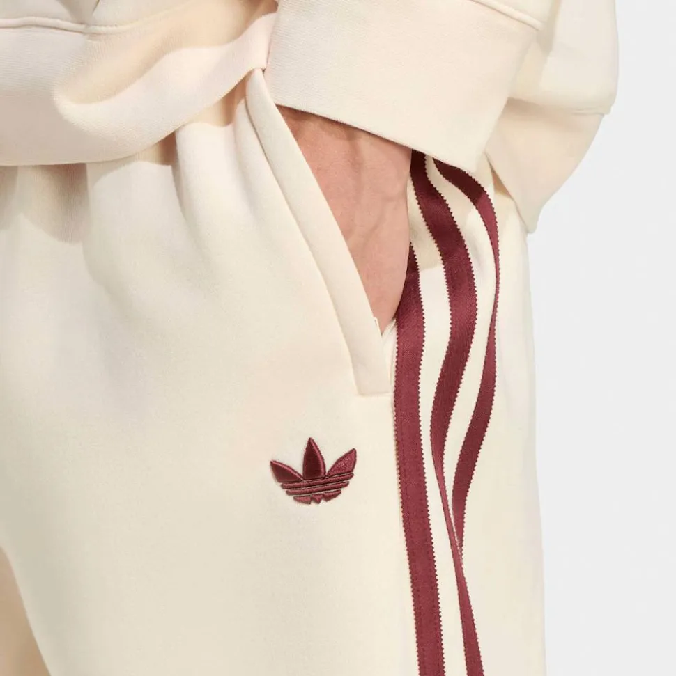 Graphic Fleece Pant Open Hem