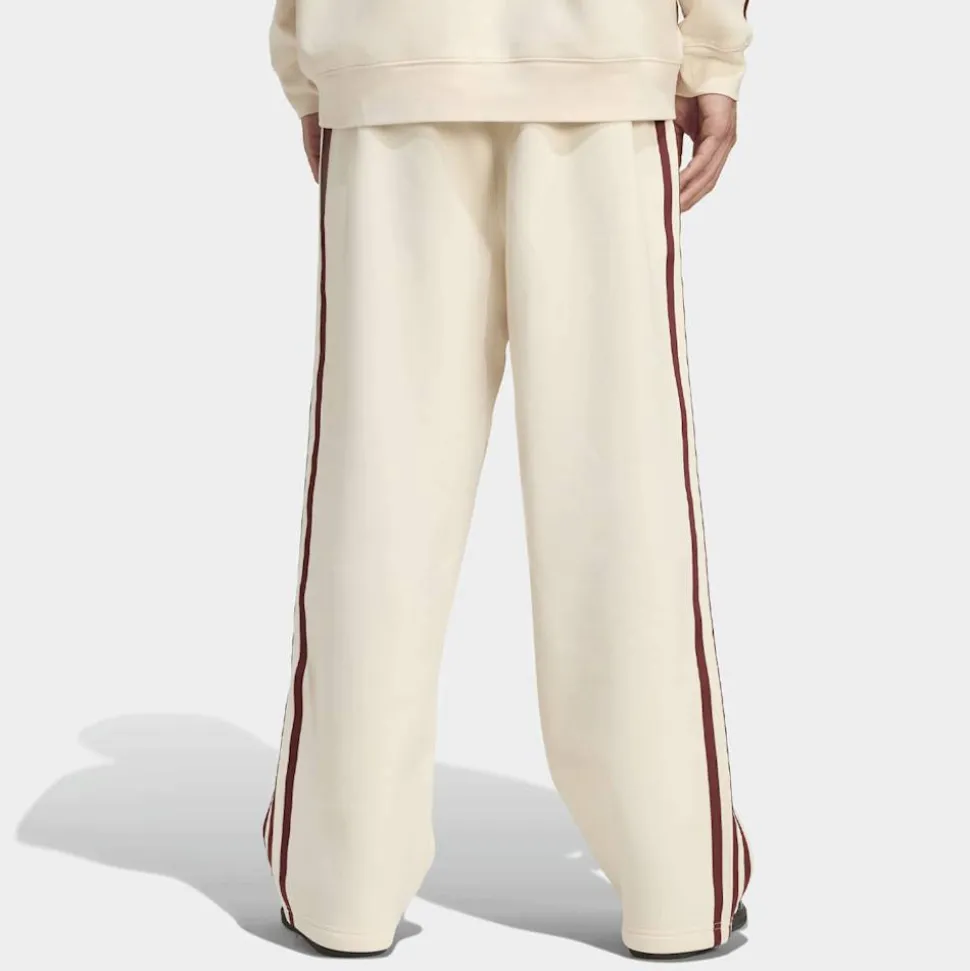 Graphic Fleece Pant Open Hem