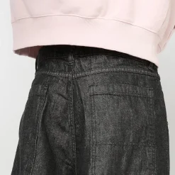 Pleated Jeans With Long Pocket