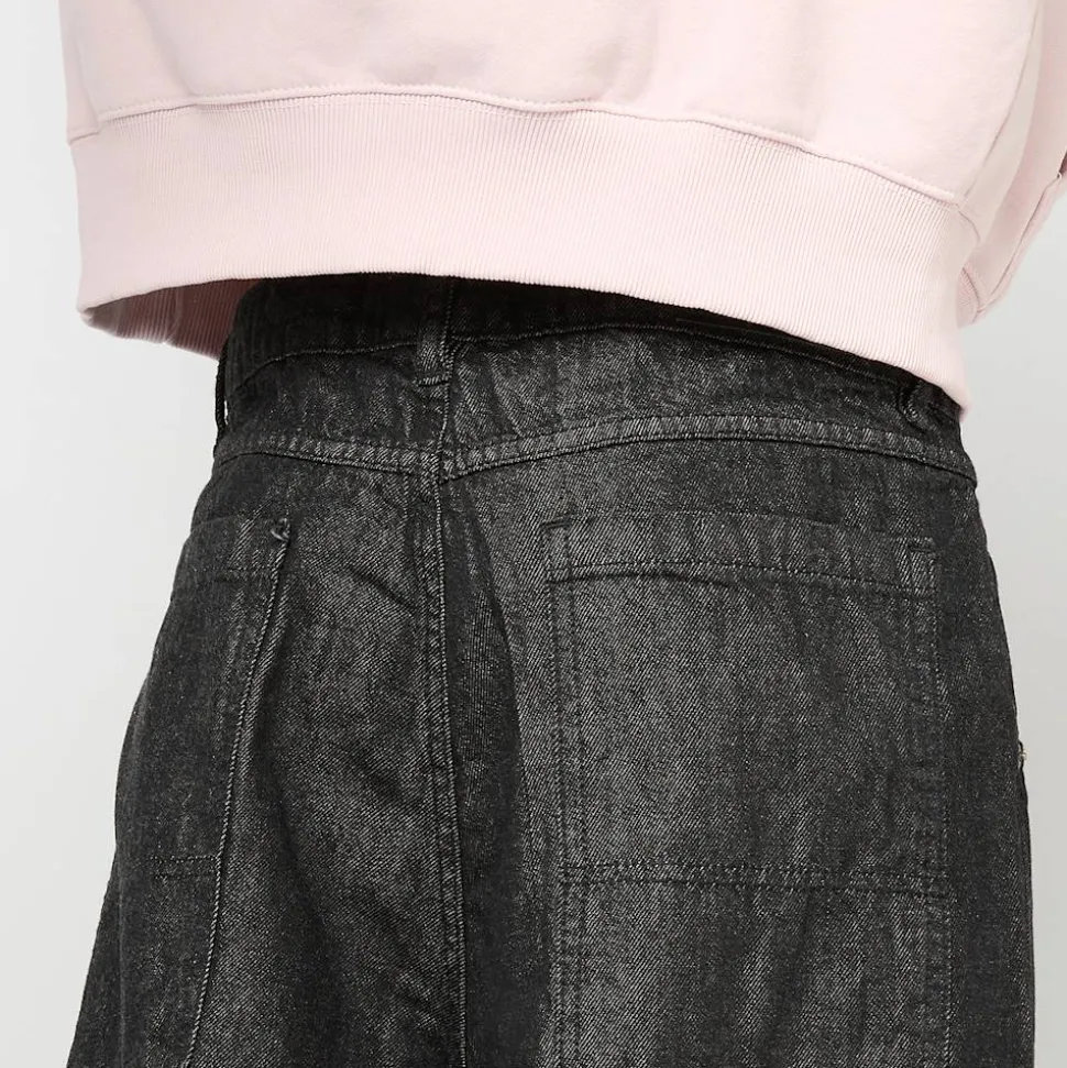 Pleated Jeans With Long Pocket