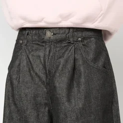 Pleated Jeans With Long Pocket