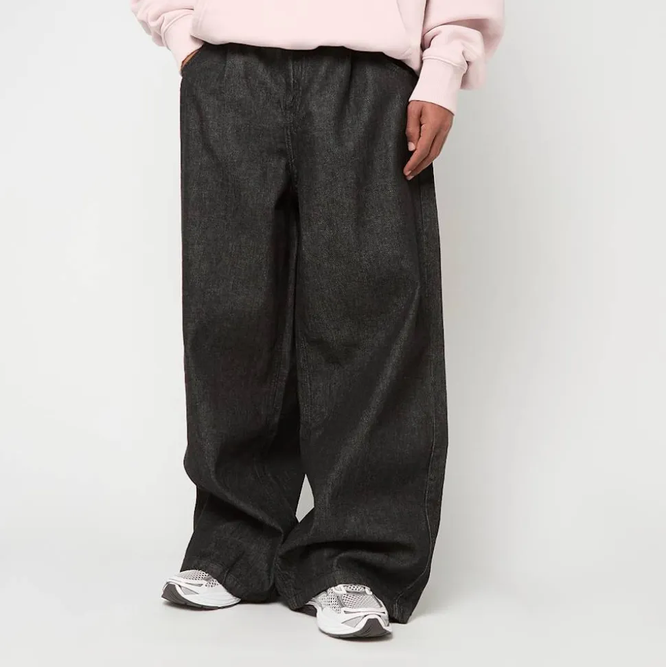 Pleated Jeans With Long Pocket