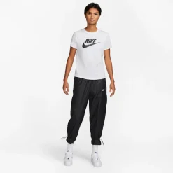 Sportswear Essentials Logo T-Shirt