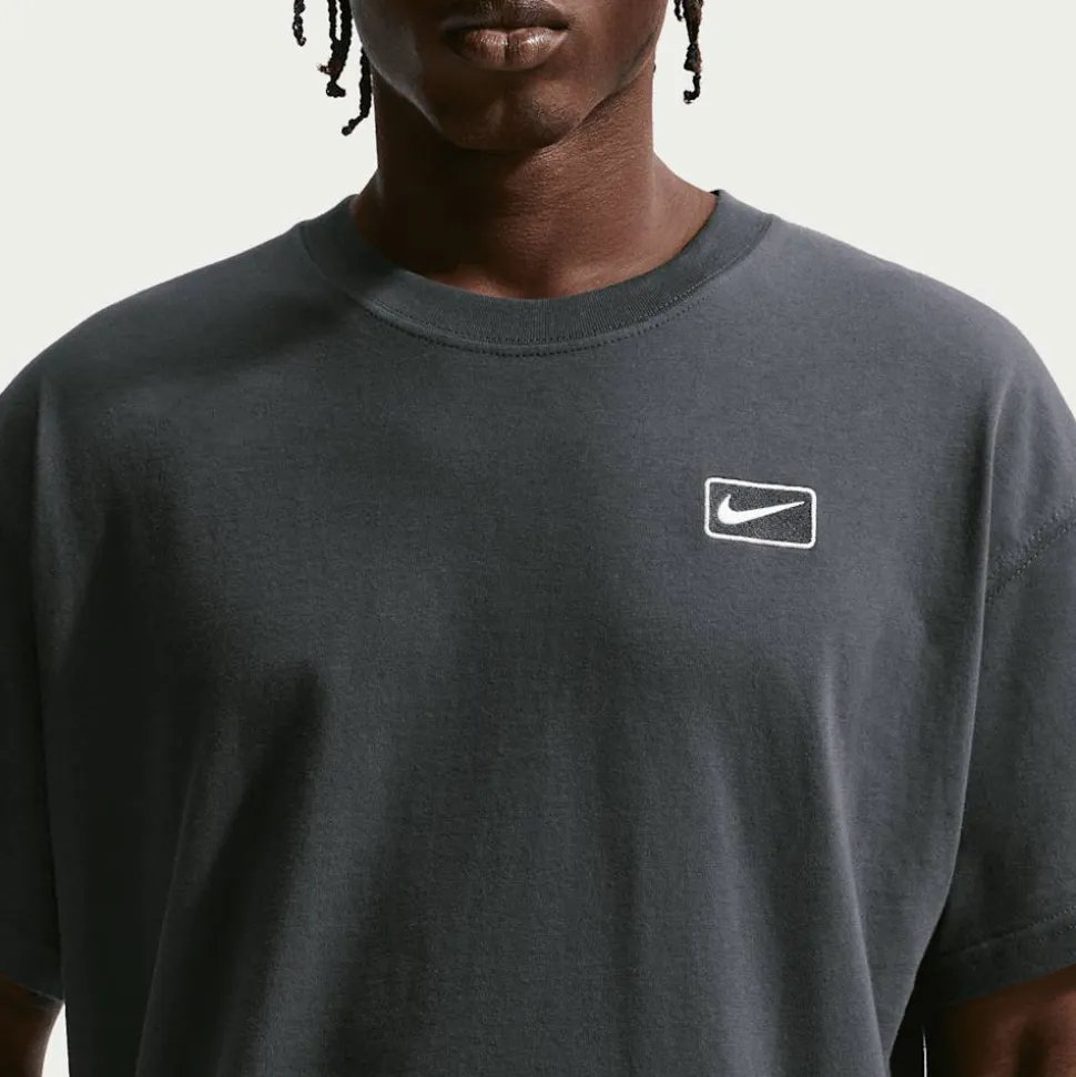 Sportswear Graphic Shortsleeve Tee