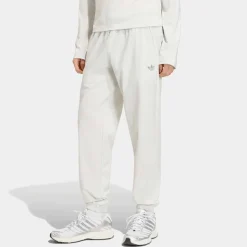 Tech Essential Woven Trackpant