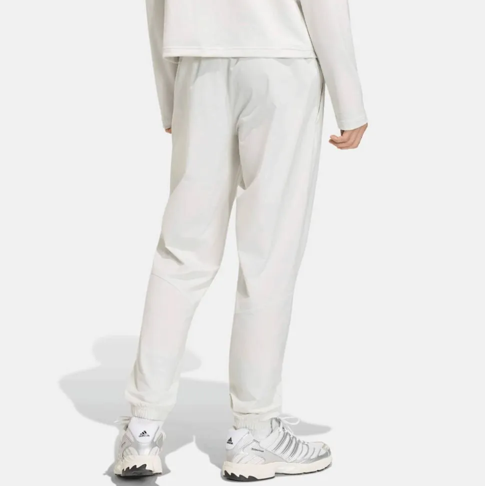 Tech Essential Woven Trackpant
