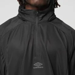 Zip Off Sleeve Wind Jacket